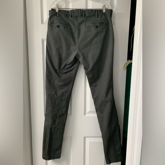 Gap - Picture 3 of 6